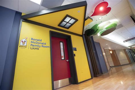 Ronald McDonald Family Room opens at Advocate Children's Hospital in Park Ridge